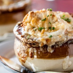 e. Soupe - Kit de soupe à l'oignon au filet mignon (congelé)