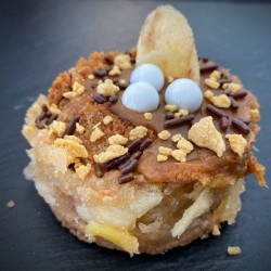 Gâteau croquant pomme et caramel (congelé)