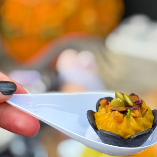 A. Halloween: Tartelettes Fleur Noire de la Sorcière Citrouillée