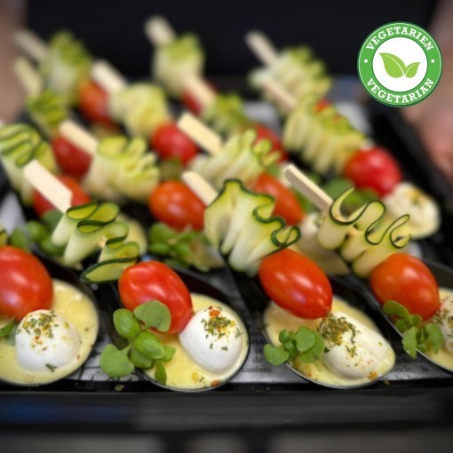 A. Noël: Couronne de Noël tomates et bocconcinis 