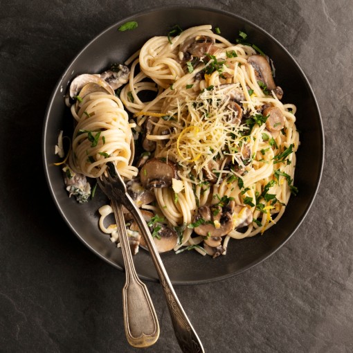 a4. menu de la semaine: Linguinis aux champignons, tomates séchées, parmesan