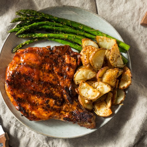 a3. menu de la semaine - Côtelettes de porc grillées, grémolata, pommes de terre et légumes