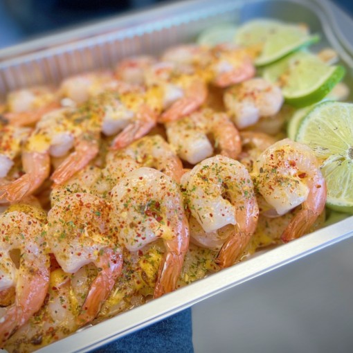 b. Brochettes de crevettes chipotlé-lime