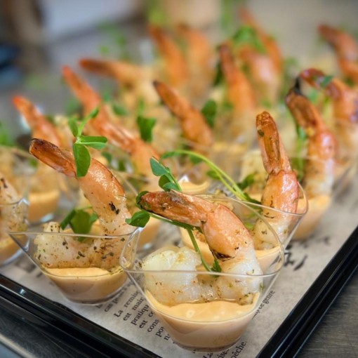 b. bouchées: Crevettes cocktail