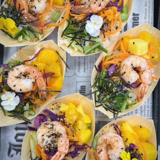 b. bouchées des fêtes: mini pokés au thon rouge