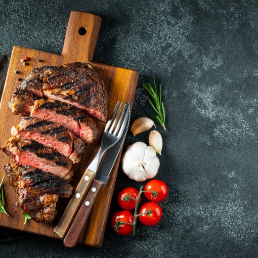 d. Prêt-à -manger frais: Châteaubriand de filet mignon, pommes de terre et légumes